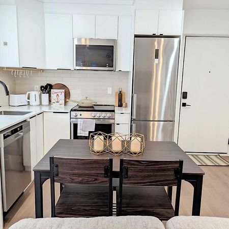 Centrally Located, Modern, 2 Bedroom Home Vancouver Exterior foto